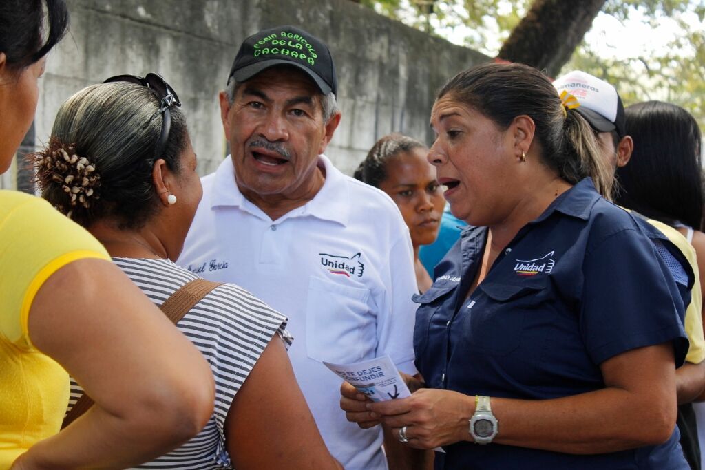 Felicidad Villegas y Manuel García: Hay que darle un “parao” a los abusos de los grupos de Maduro