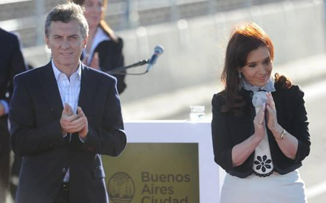 Kirchner acuerda con Macri formas de la transición en Argentina