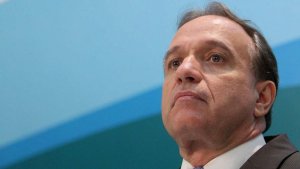 Renuncia el presidente del Consejo de Administración de Petrobras