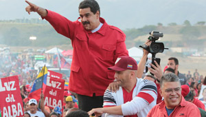 La FOTO: El de los narcosobrinos, el de la encuesta chucuta y el de la niñera empistolada (Maduro, Potro y Jaua)