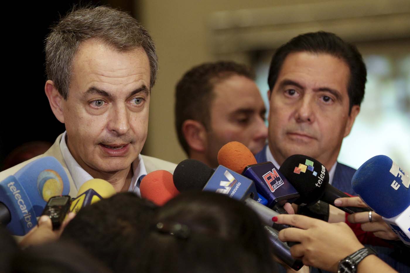 Maduro se reúne con Zapatero en vísperas del 6D