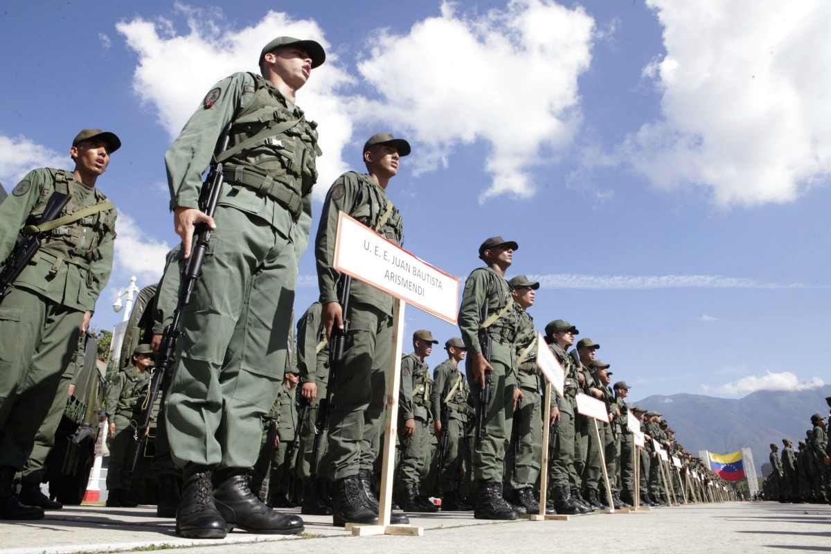 Habitantes de Paracotos instan a los militares a unirse al pueblo este #23Ene