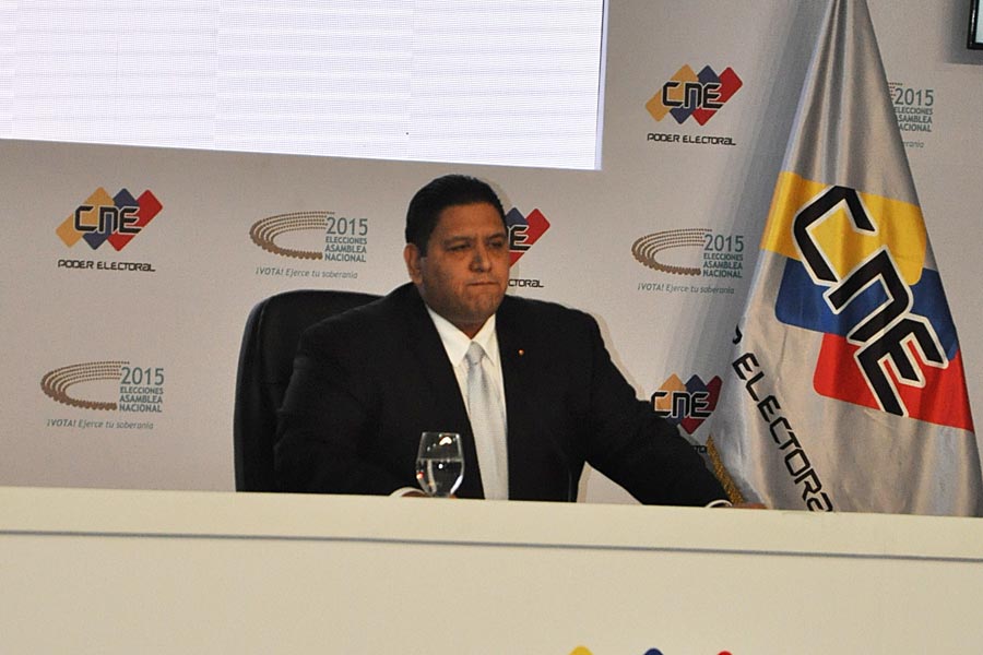 Elecciones para las gobernaciones están en “luz amarilla”, aseveró Luis Emilio Rondón