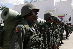 Gobierno ordena regreso a cuarteles a militares ubicados en la administración pública