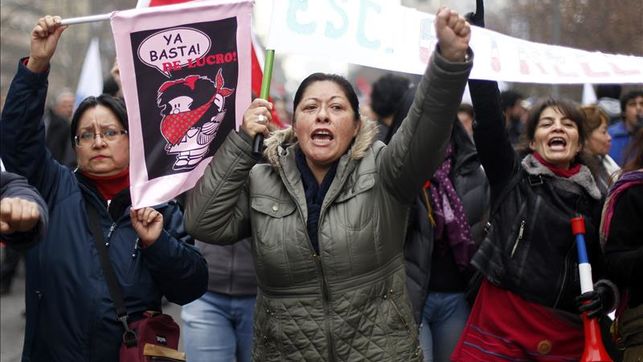 Estudiantes chilenos llaman a paro indefinido