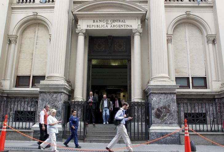 Gobierno argentino anunciará el fin de restricciones al mercado cambiario