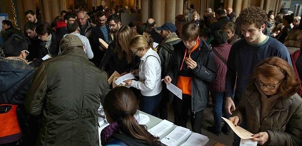 La participación en comicios españoles es del 58,36 % a dos horas del cierre