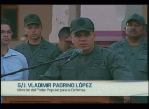 Padrino López: Se ultrajó el honor militar por sacar cuadros de Chávez de la AN
