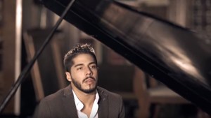Sebastián Matías con su video “Ven a mi” sigue rompiendo fronteras