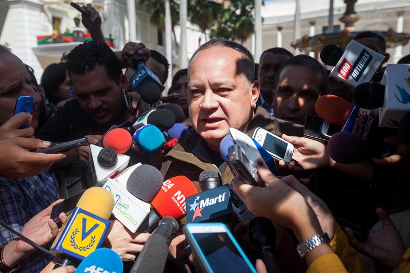 ¿Y la moringa?… Diosdado el ofuscado perdiendo los papeles a preguntas nada complacientes (VIDEO)