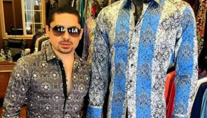 El cantante Larry Hernández se suma a la moda de famosas camisas del “Chapo”