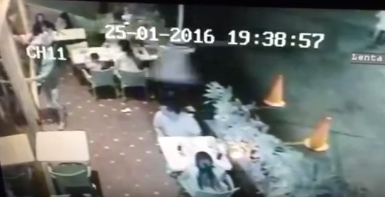 ¡Otro atraco EN VIDEO! Esta vez en un restaurante de sushi en Maracay