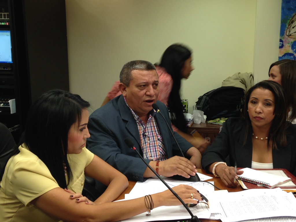 Diputado Virgilio Ferrer denunció ante AN la grave situación en la frontera de la Guajira