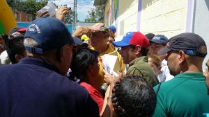 Capriles: El Gobierno quiere quebrar los centros comerciales con el racionamiento eléctrico