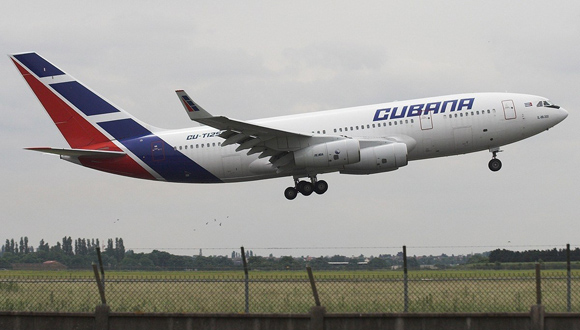 Cuba y EEUU firman acuerdo sobre aviación civil para vuelos regulares
