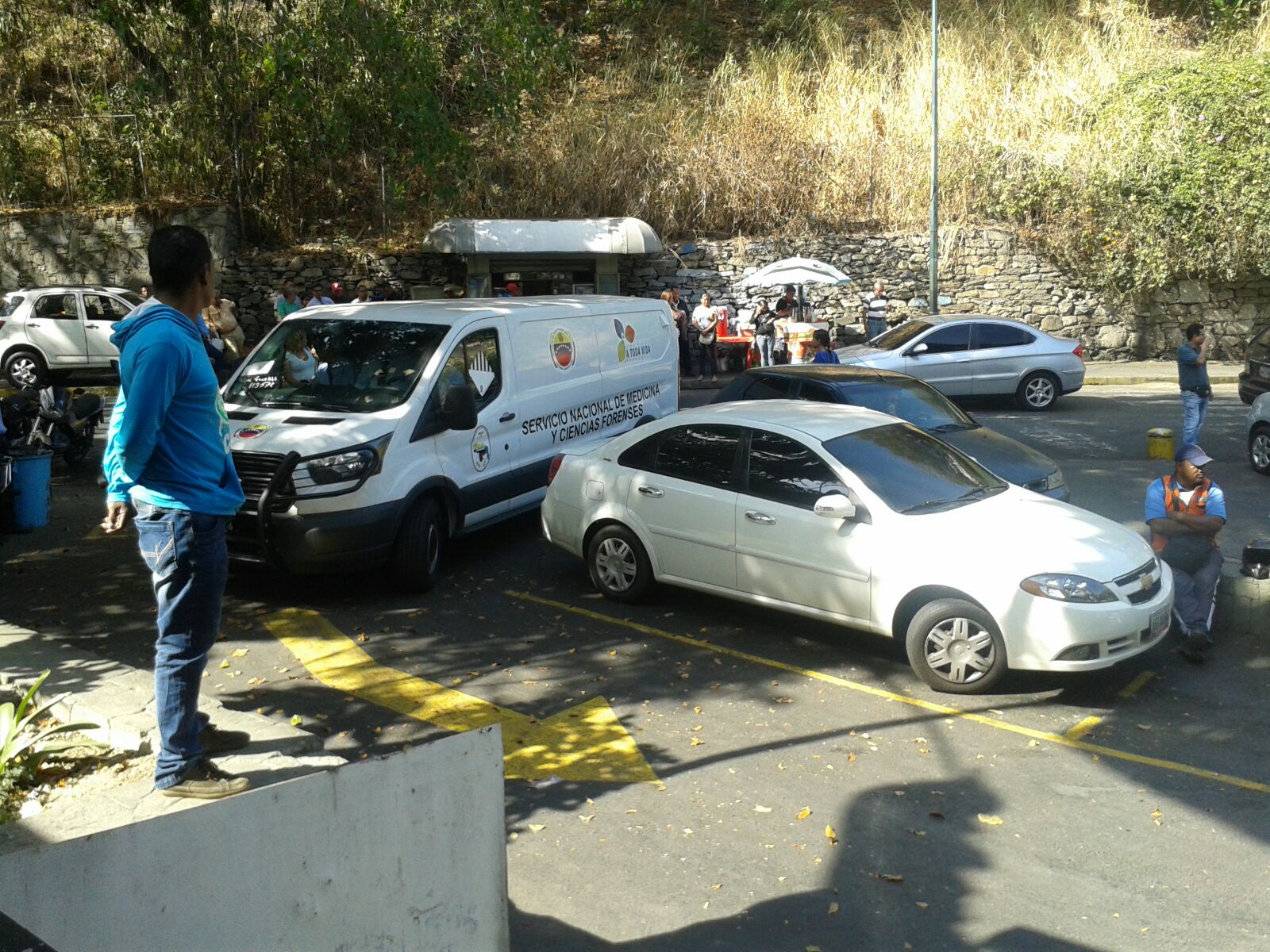 Asesinan a un taxista dentro de su vehículo en la autopista Caracas Guarenas