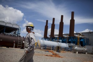 Arabia Saudí no está dispuesta a reducir su producción de petróleo