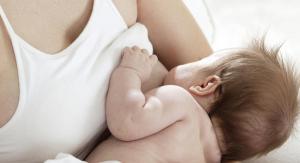 Amamantar reduce el riesgo de que la madre sufra un ACV o una enfermedad cardíaca en el futuro