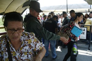 Frontera: Venezolanos no podrán ingresar a Colombia sin pasaporte ni visa