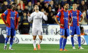 Real Madrid liquida al Levante y sigue su pulso con el Atlético por el segundo puesto