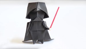 ¿Un origami de Darth Vader? ¡Te lo tengo! (Video)