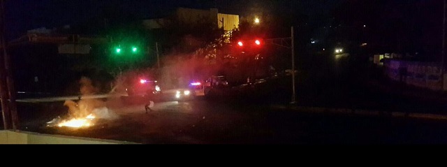 Fuertes enfrentamientos se registran en la avenida Rotaria de San Cristóbal (Fotos)
