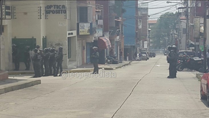 Varios heridos tras represión de Polimérida y GNB en la ULA (FOTOS)