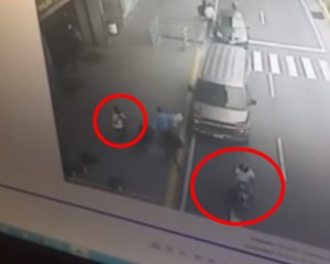 En VIDEO: Así actuaron los moto-asesinos del egipcio en las puertas de Maiquetía