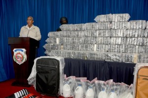 Fiscalía imputará a empresario y a detective jefe de Interpol por droga en Dominicana
