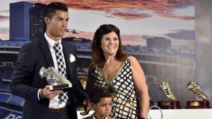 Madre de Cristiano Ronaldo desmiente nuevos rumores que se ciernen en torno a su hijo