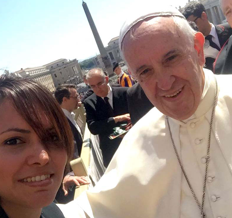 Hija de Ledezma pidió al Papa que bendiga el revocatorio como camino hacia la paz de Venezuela (foto)