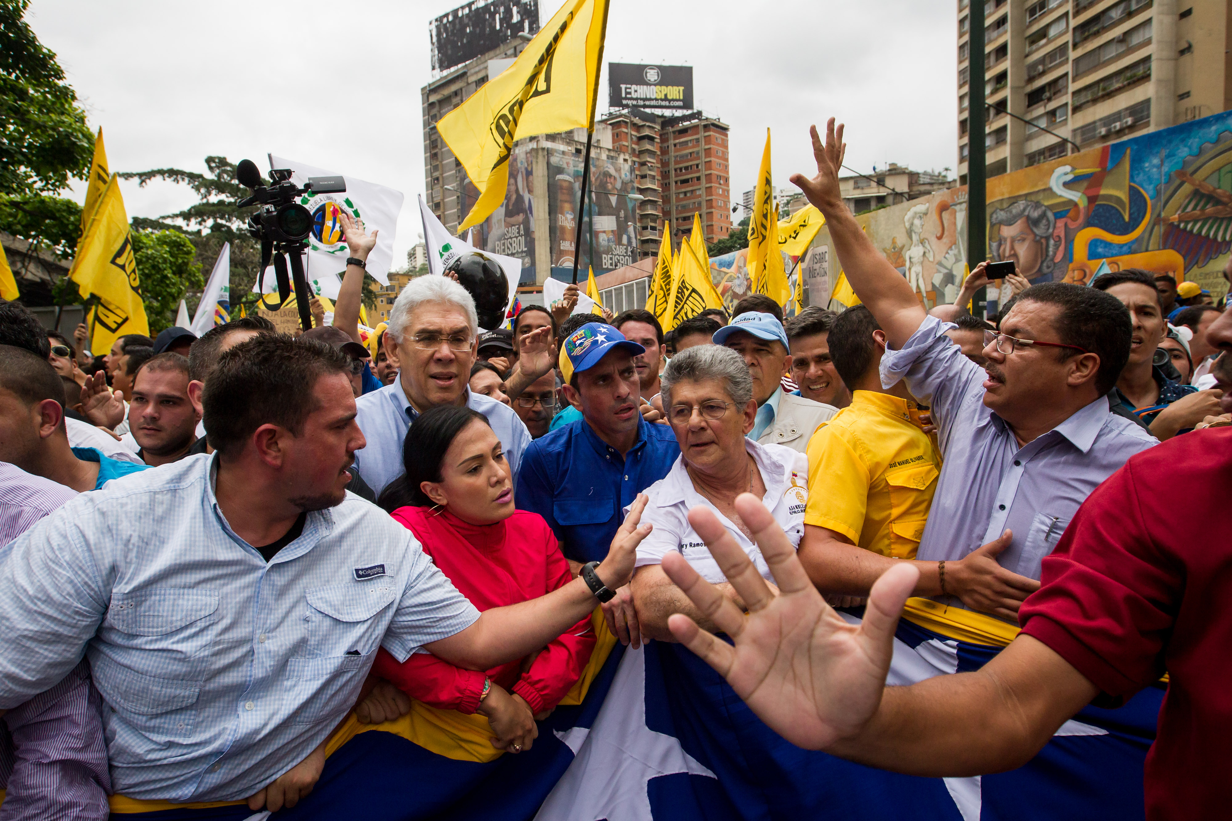 Ramos Allup: Maduro va a salir con votos, el Revocatorio se hará este año