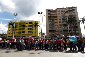 Los venezolanos padecerán más inflación y escasez durante el segundo semestre
