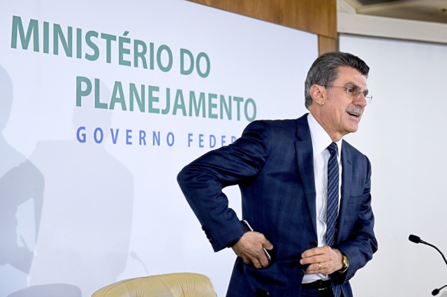 Brasil: Ministro de Planificación se aparta del cargo tras escándalo vinculado a Petrobras