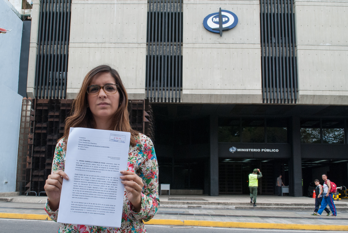 Mujeres de VP denuncian en Fiscalía al gobierno misógino de Maduro