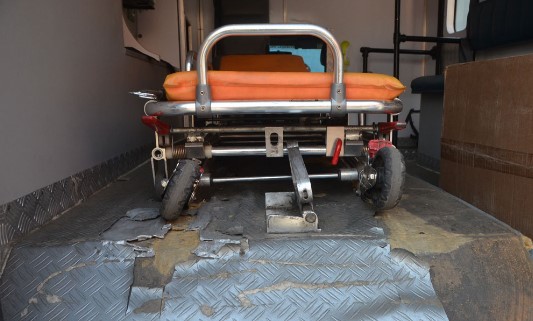 Sin equipos de primeros auxilios ni croche está la ambulancia de un hospital en Vargas