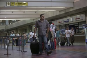 La IATA defiende la decisión de las aerolíneas de no operar en Venezuela