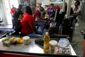 El 92% de los venezolanos destinarán las utilidades y aguinaldos para la compra de alimentos (estudio Hercon)