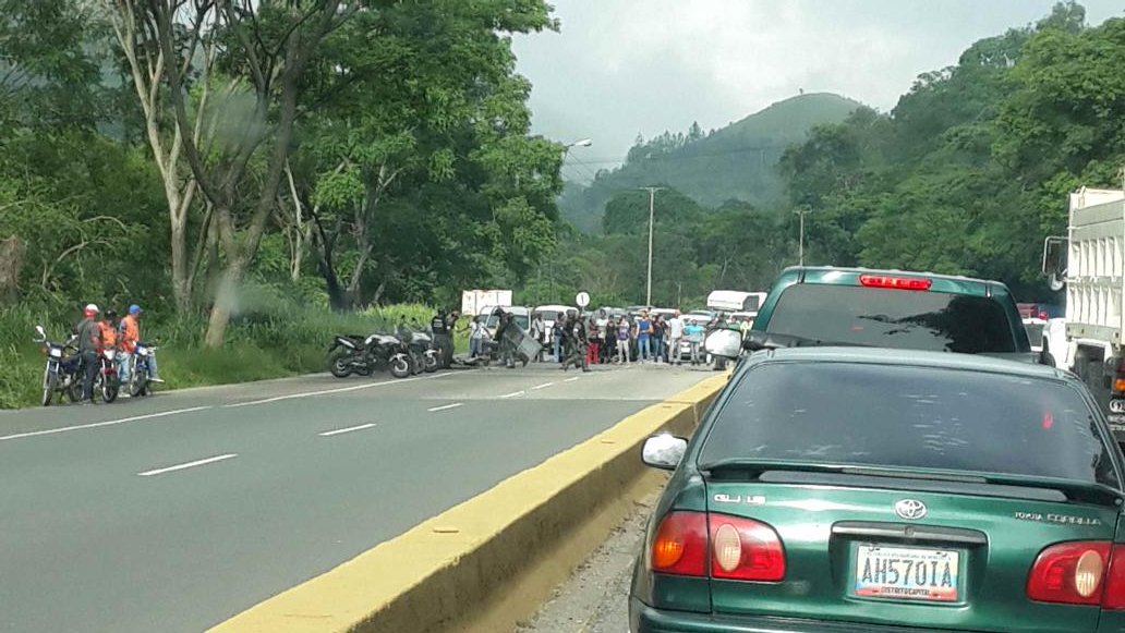 #13Jun: GNB disuelve protesta en Paracotos