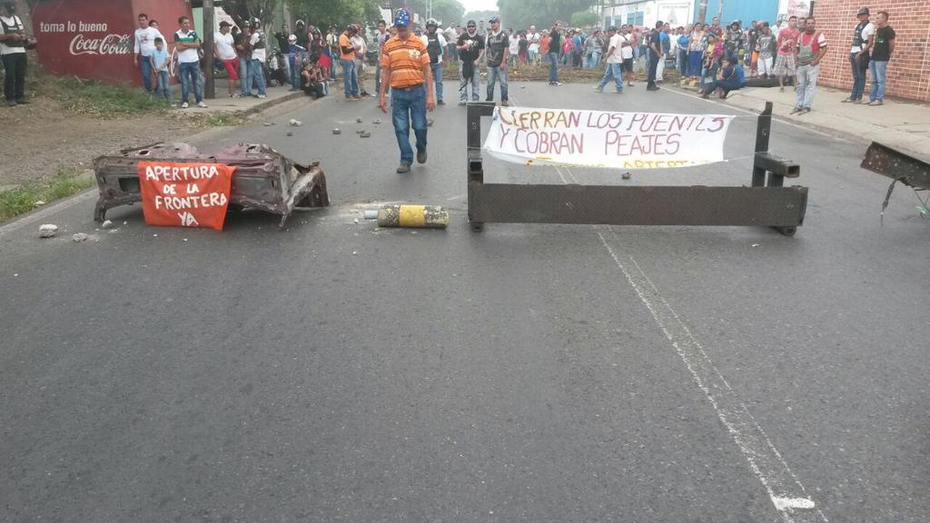 Protestas en Ureña para exigir la apertura de la frontera