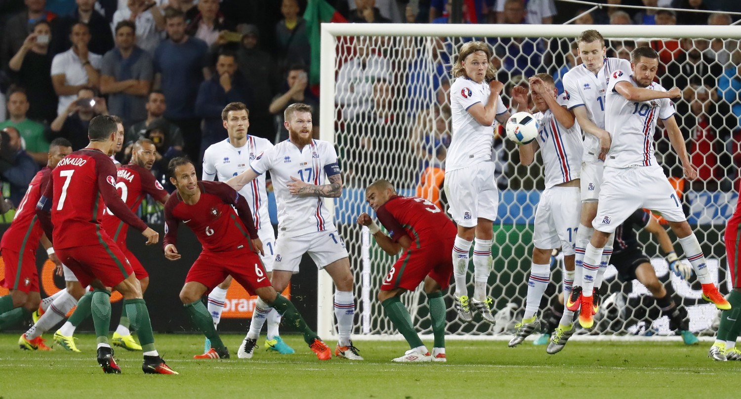 Portugal tuvo un decepcionante estreno al igualar 1-1 con Islandia en la Eurocopa