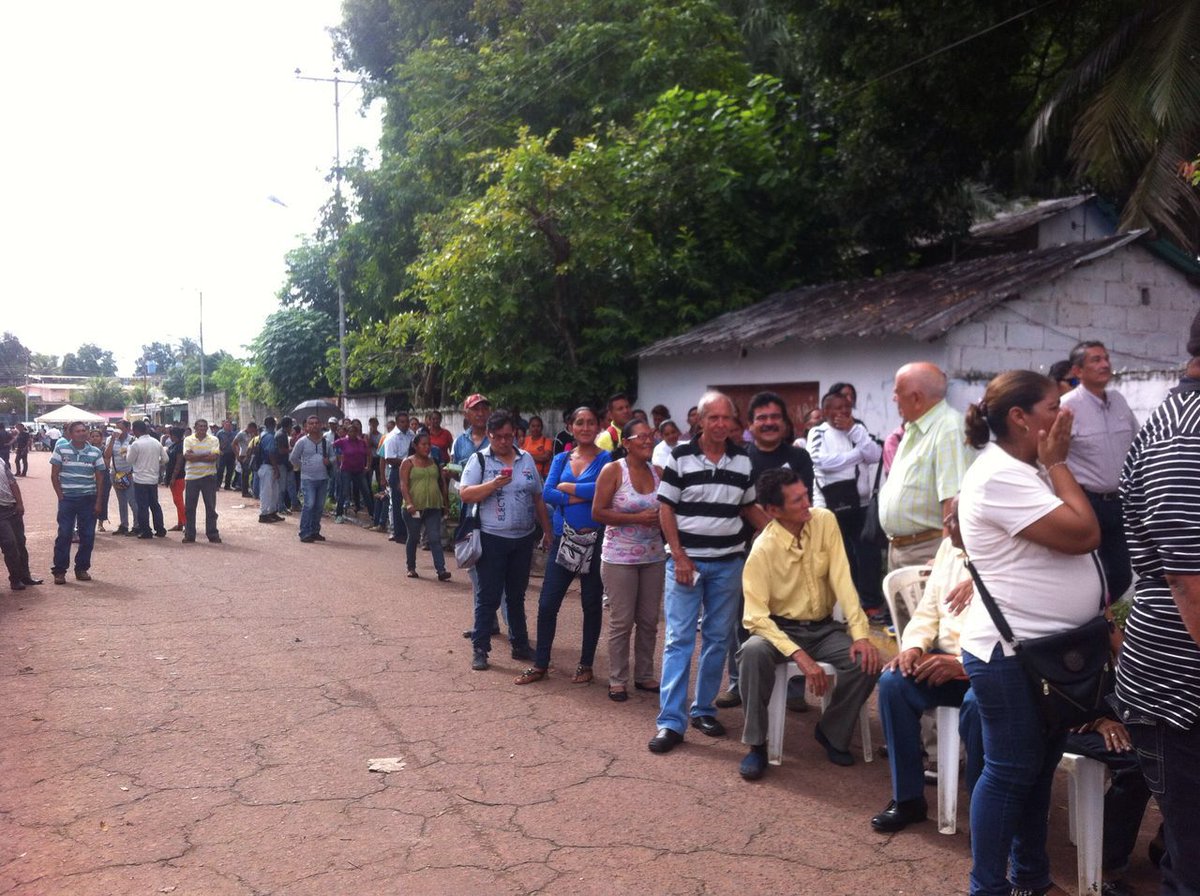 Amazonas está en las calles para validar las firmas (Fotos)
