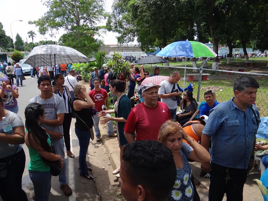 “Operación morrocoy” del CNE dificulta validación de firmas en Ciudad Guayana (Fotos)