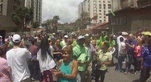 (Video y Fotos) San Juan también se bailó en la jornada de validación de firmas en Los Ruices