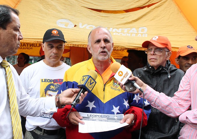 Ismael León: Saldremos a las calles a recoger firmas para liberar a los presos políticos