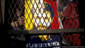 Leopoldo López en su celda a Torrijos: Sin RR no hay diálogo