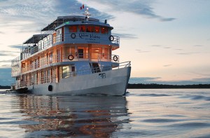 Asaltan crucero de lujo en el río Amazonas y roban 20.000 dólares a pasajeros