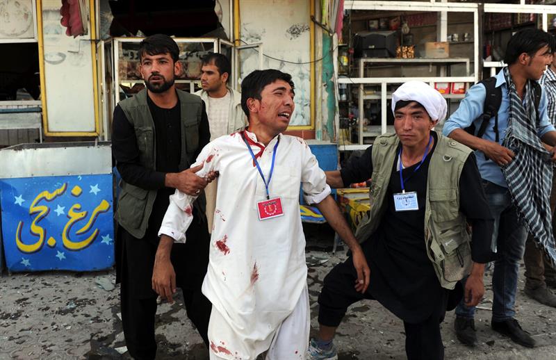 Las imágenes de horror tras la explosión que mató a 61 personas en Kabul