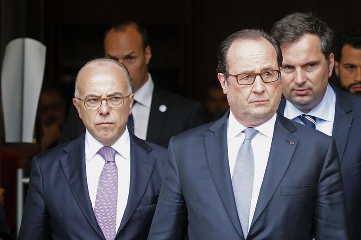 Hollande anuncia la creación de una Guardia Nacional en Francia