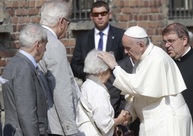 Pope Francis meets concentration camp survivors in the former Nazi German concentration and extermination camp Auschwitz-Birkenau in Oswiecim, Poland, July 29, 2016. REUTERS/David W Cerny